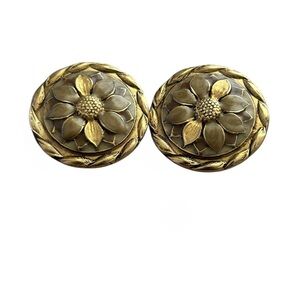 Vintage Doncaster Gold Floral Clip On Earrings!